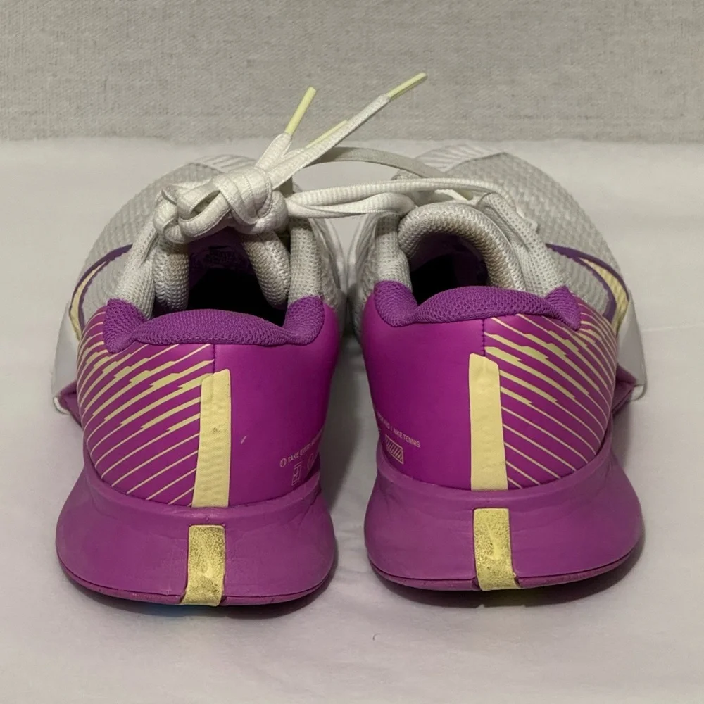 NikeCourt Air Zoom Vapor Pro 2 - size 8